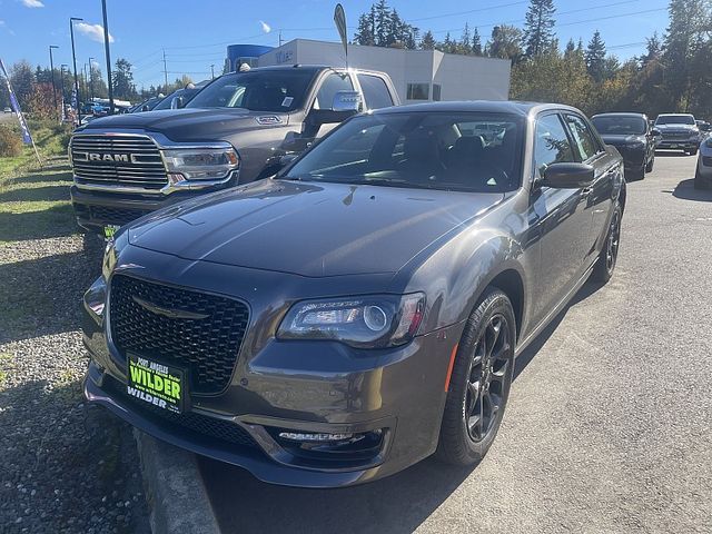 2023 Chrysler 300 Touring L