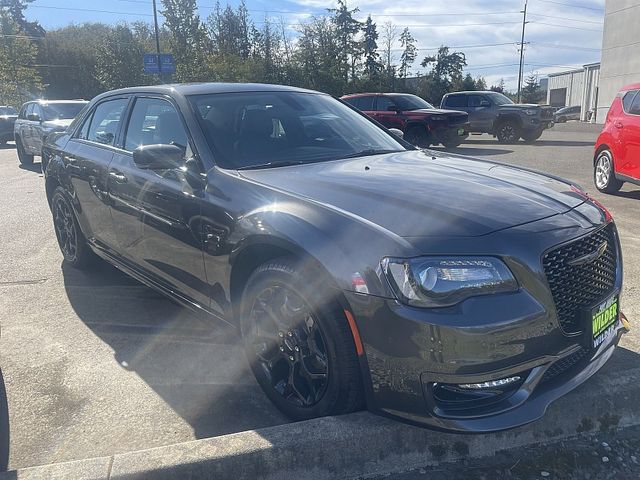 2023 Chrysler 300 Touring L