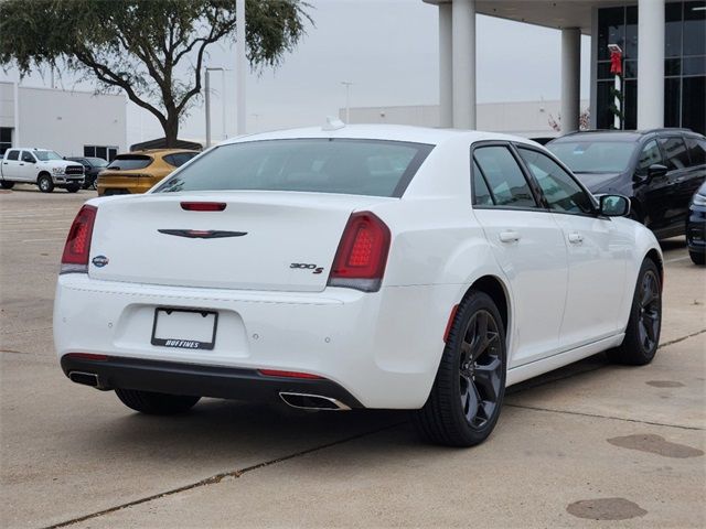 2023 Chrysler 300 300S