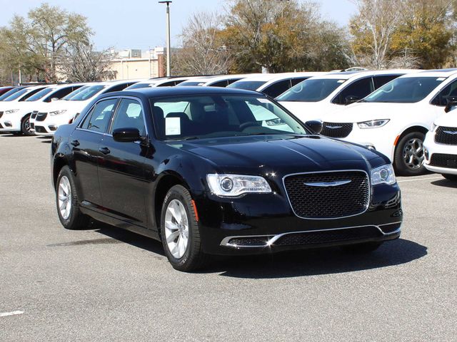 2023 Chrysler 300 Touring