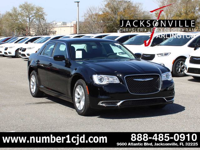 2023 Chrysler 300 Touring