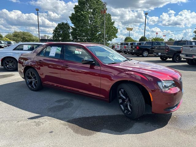 2023 Chrysler 300 Touring