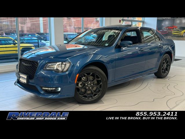 2023 Chrysler 300 Touring L