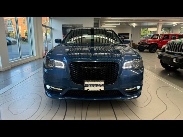 2023 Chrysler 300 Touring L