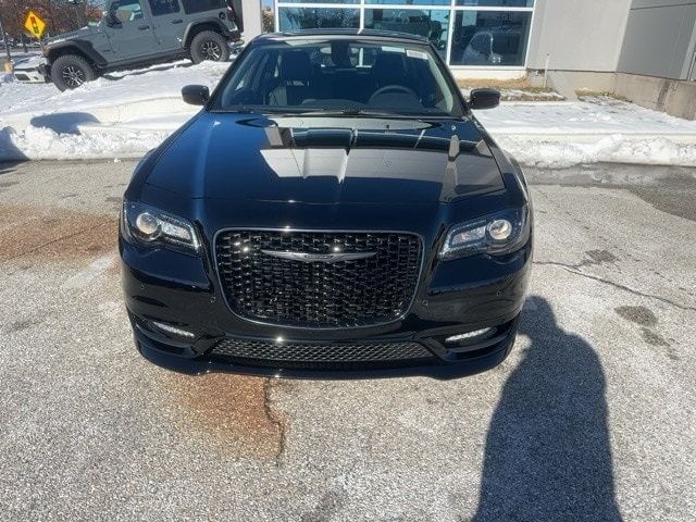 2023 Chrysler 300 Touring L