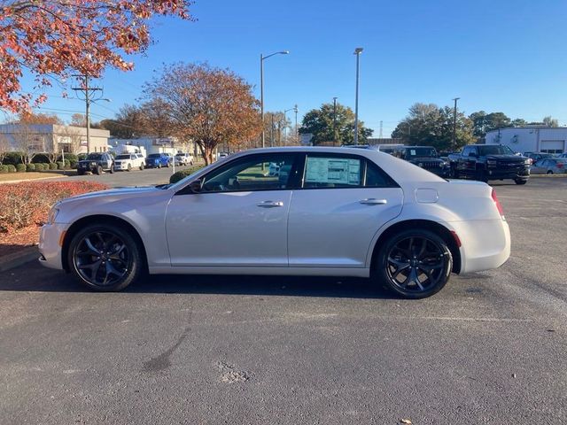 2023 Chrysler 300 Touring