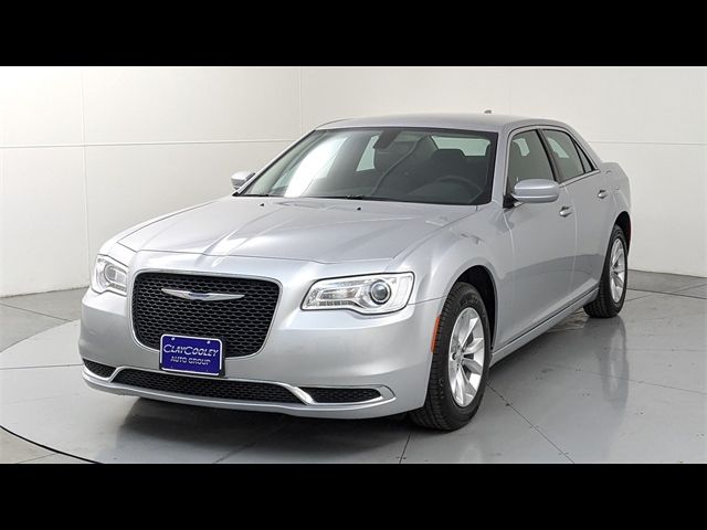 2023 Chrysler 300 Touring