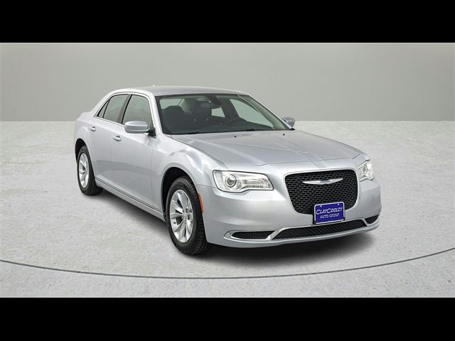 2023 Chrysler 300 Touring