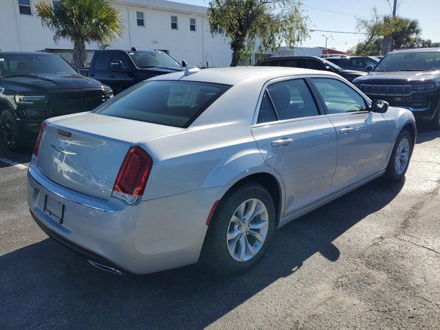 2023 Chrysler 300 Touring