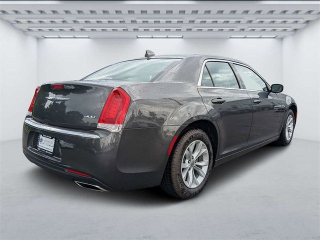 2023 Chrysler 300 Touring