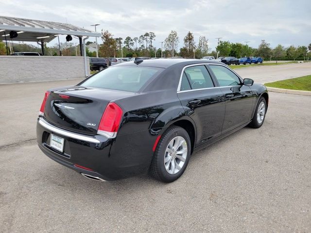 2023 Chrysler 300 Touring