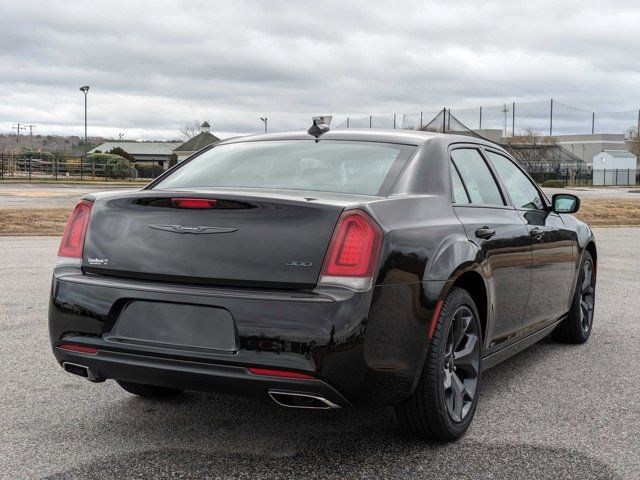 2023 Chrysler 300 Touring