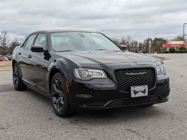 2023 Chrysler 300 Touring