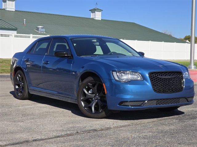 2023 Chrysler 300 Touring