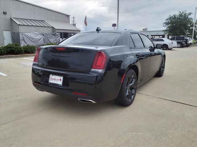 2023 Chrysler 300 Touring