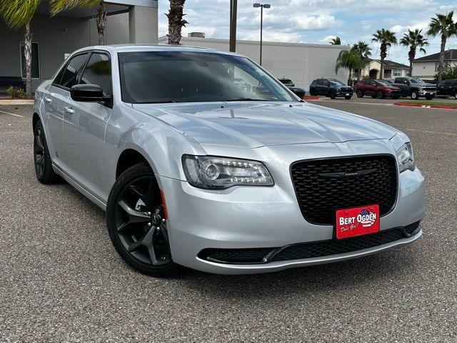 2023 Chrysler 300 Touring