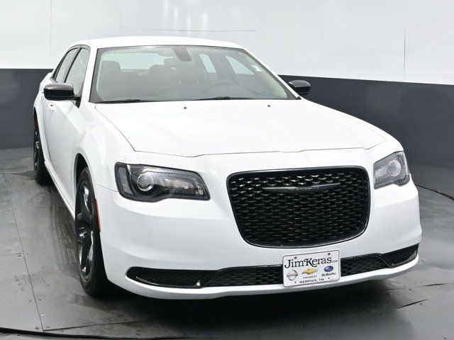 2023 Chrysler 300 Touring