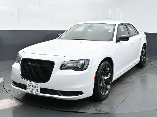 2023 Chrysler 300 Touring