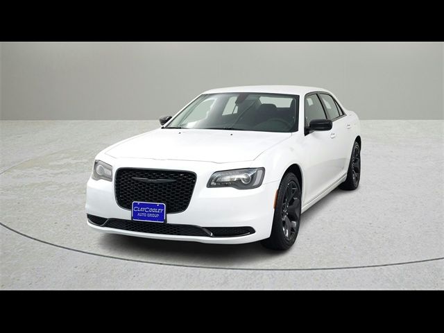 2023 Chrysler 300 Touring