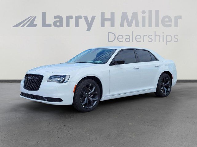 2023 Chrysler 300 Touring