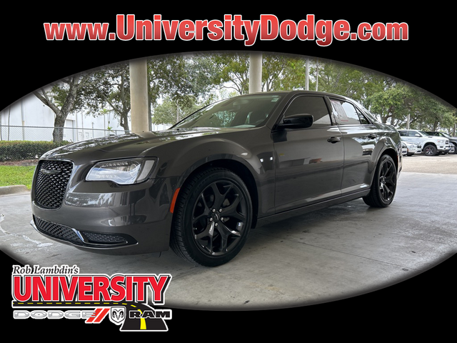 2023 Chrysler 300 Touring