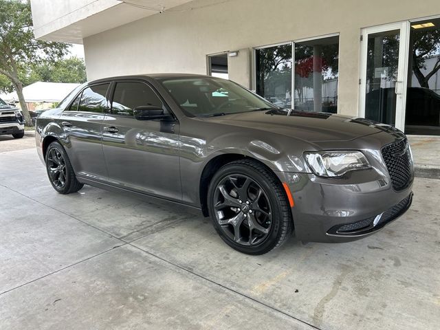 2023 Chrysler 300 Touring