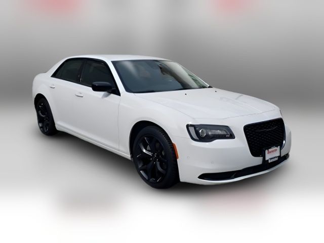 2023 Chrysler 300 Touring