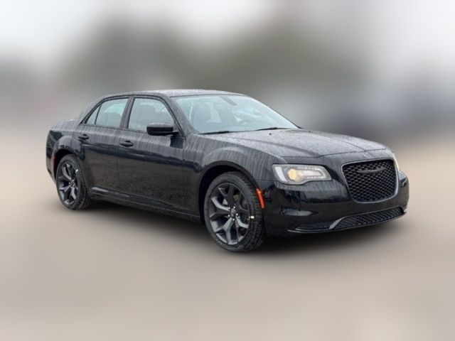 2023 Chrysler 300 Touring