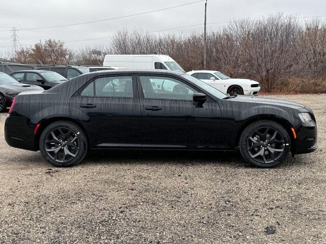 2023 Chrysler 300 Touring