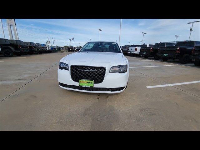 2023 Chrysler 300 Touring