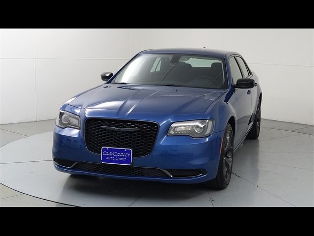 2023 Chrysler 300 Touring