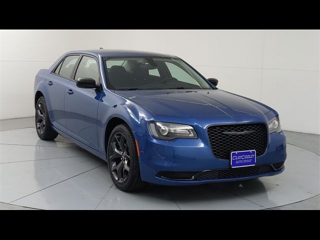 2023 Chrysler 300 Touring