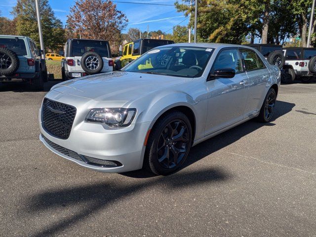 2023 Chrysler 300 Touring