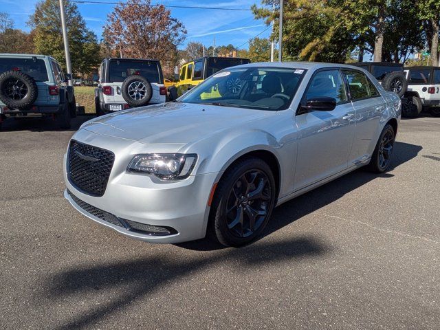 2023 Chrysler 300 Touring