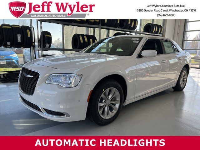 2023 Chrysler 300 Touring