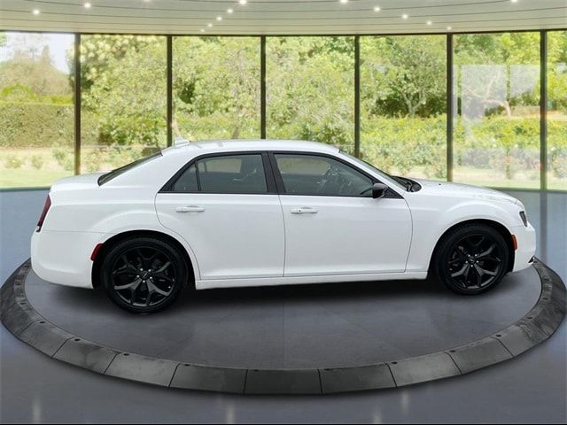 2023 Chrysler 300 Touring