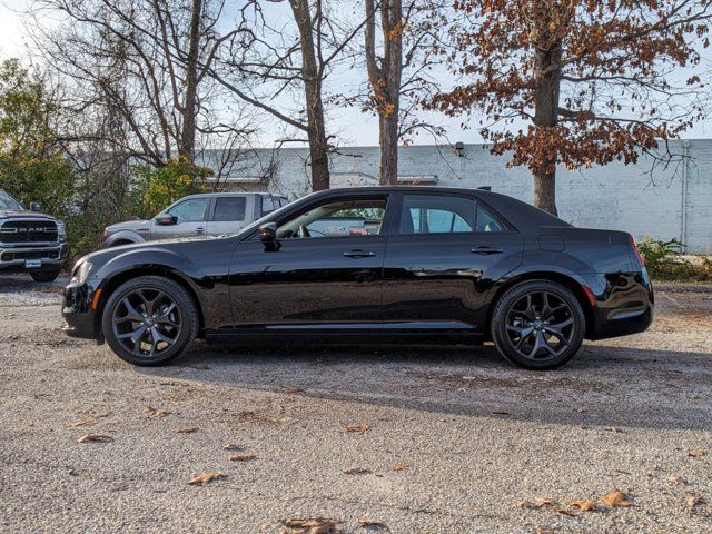 2023 Chrysler 300 Touring