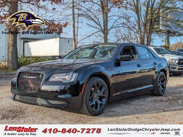 2023 Chrysler 300 Touring