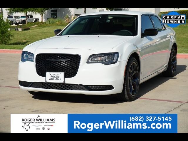 2023 Chrysler 300 Touring