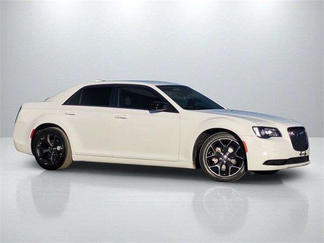 2023 Chrysler 300 Touring