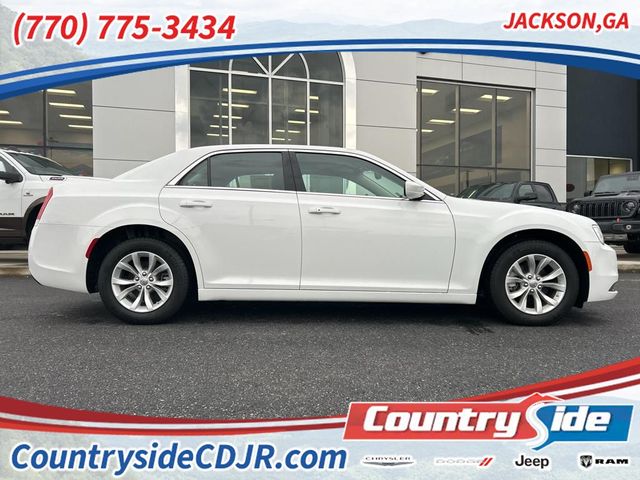 2023 Chrysler 300 Touring