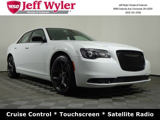 2023 Chrysler 300 Touring