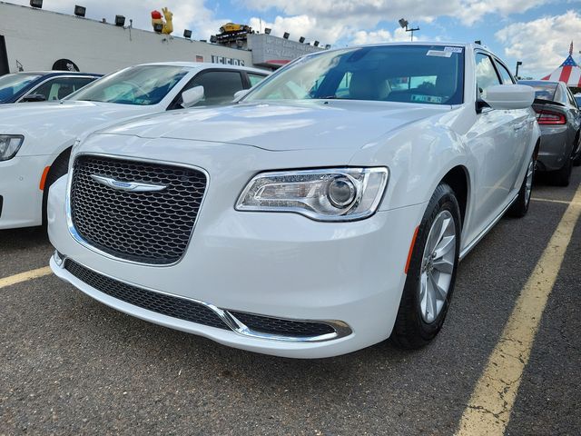 2023 Chrysler 300 Touring