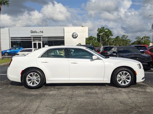 2023 Chrysler 300 Touring