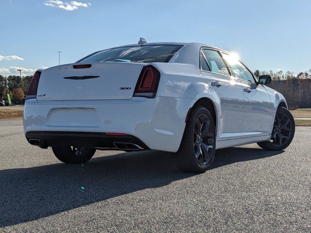 2023 Chrysler 300 Touring