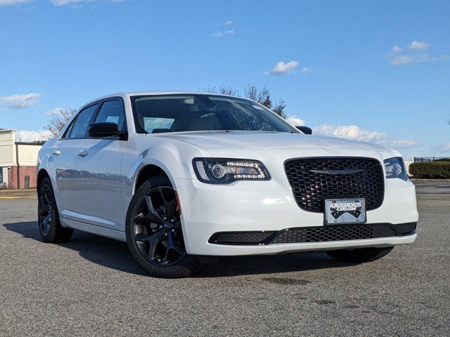 2023 Chrysler 300 Touring