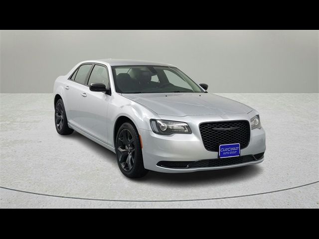 2023 Chrysler 300 Touring