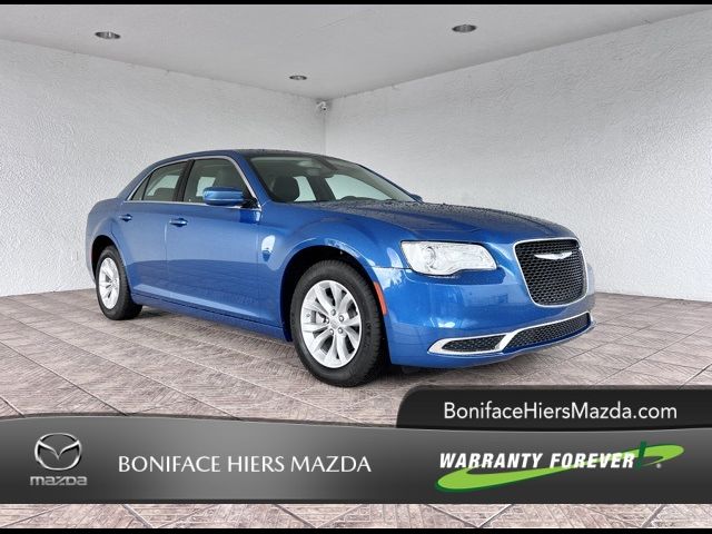 2023 Chrysler 300 Touring