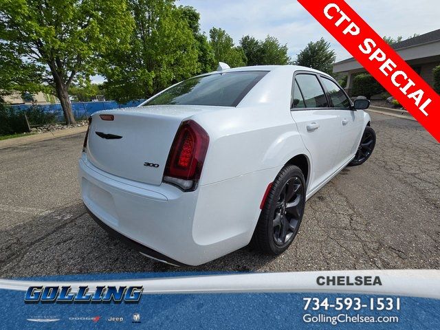 2023 Chrysler 300 Touring