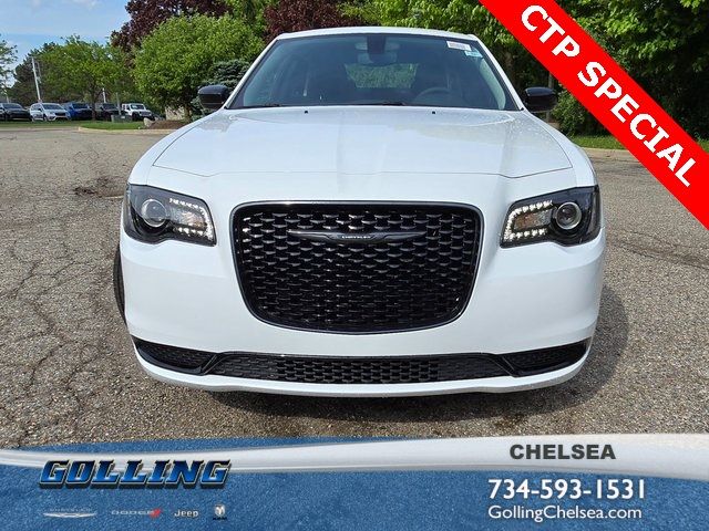 2023 Chrysler 300 Touring